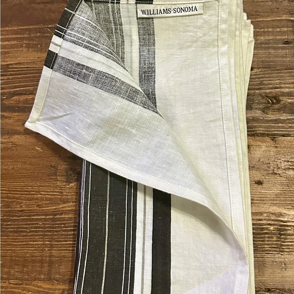 Williams Sonoma Black and Flax Linen Napkins
